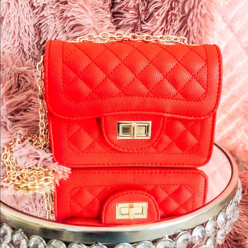 Red Hott purse 👛